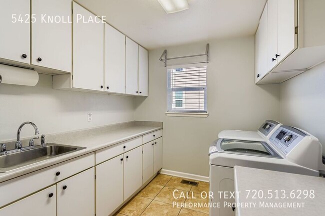 Building Photo - 5425 E Knoll Pl