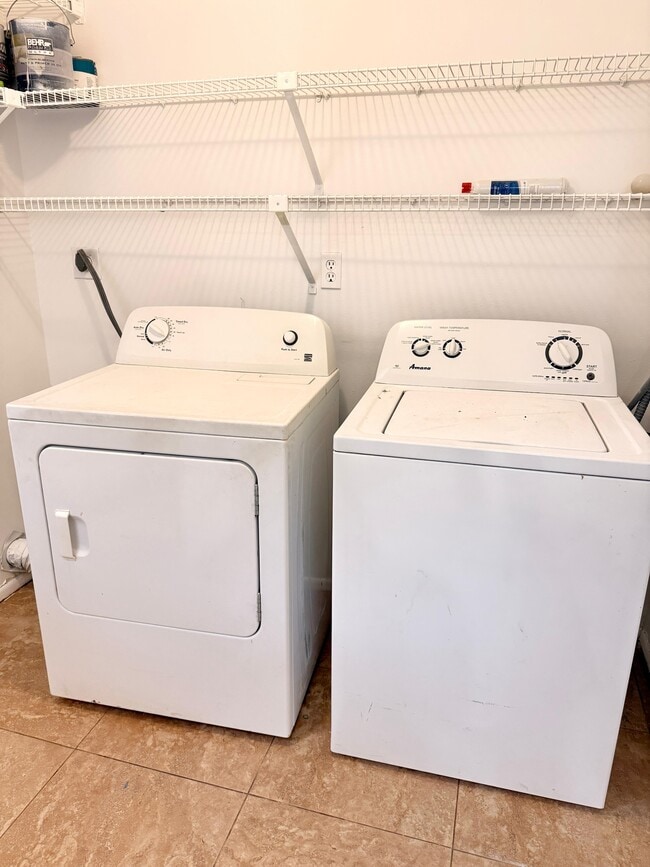 Building Photo - 3321 Farragut St