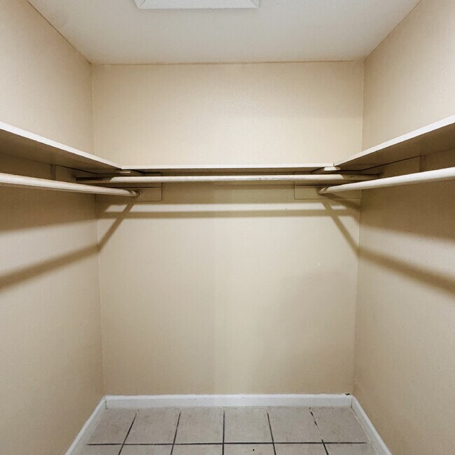 Building Photo - Spacious 2-Bedroom | 1 Bathroom Apartment at The Legacy in Nederland, TX!