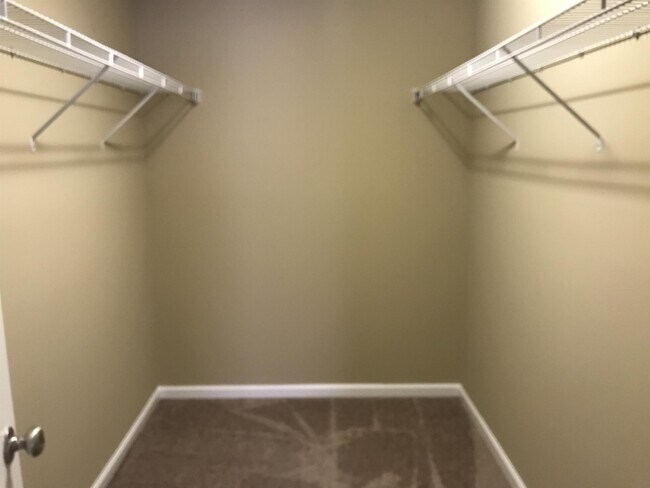 Building Photo - 201 McFadin Station St