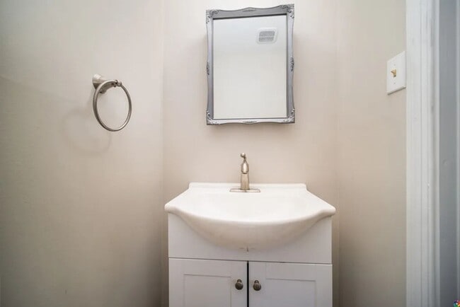 Building Photo - Incredible 2 story in West End with huge wraparound lawn