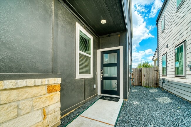 Building Photo - 3830 Singing Coast Path