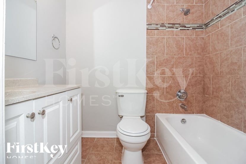 Building Photo - 6614 Red Birch Dr