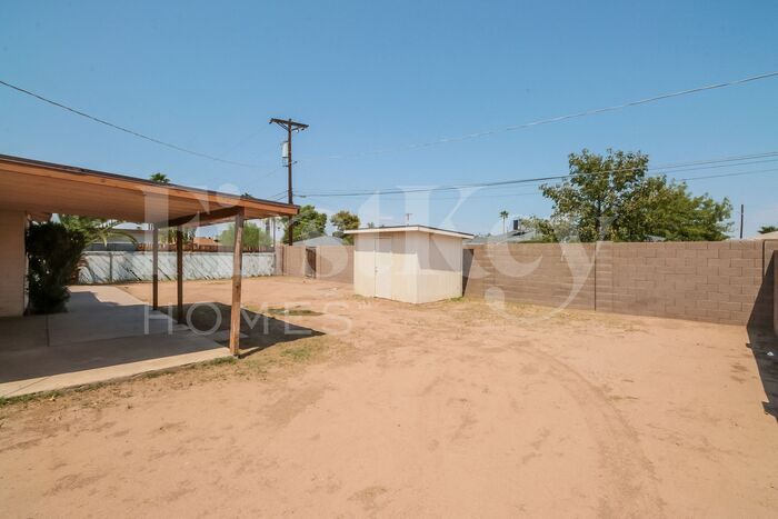 Building Photo - 5719 N 23rd Ave