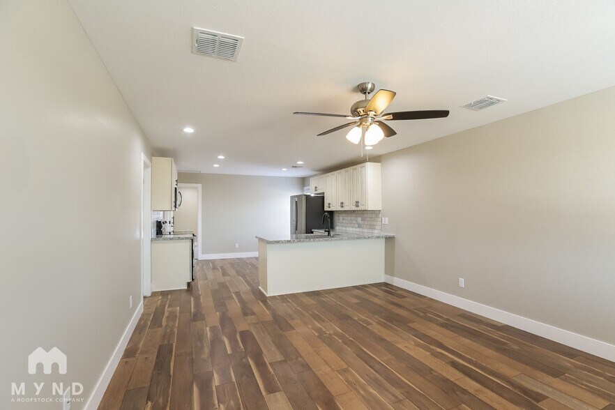 Building Photo - 5108 S 23rd Ave