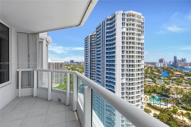 Building Photo - 21055 Yacht Club Dr