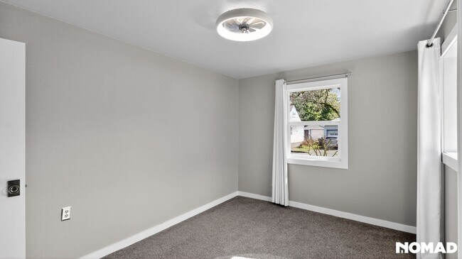 Building Photo - Charming 2BR House in Engelwood