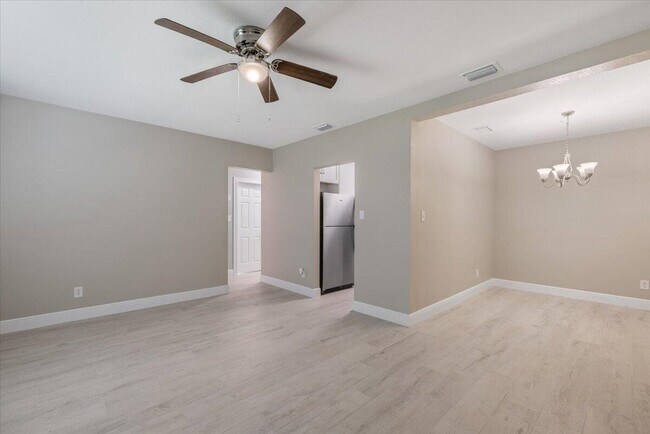 Building Photo - 807 S 12th St