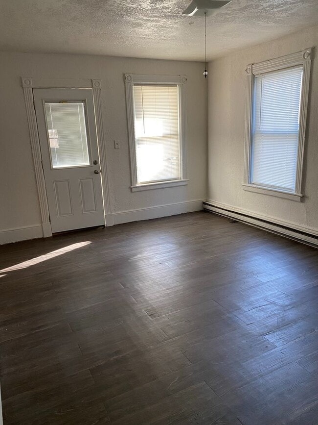 Building Photo - North Cat Duplex