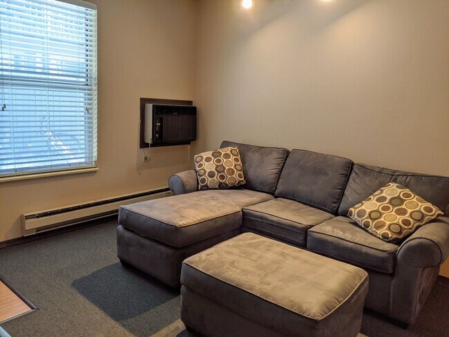 Interior Photo - 507 White