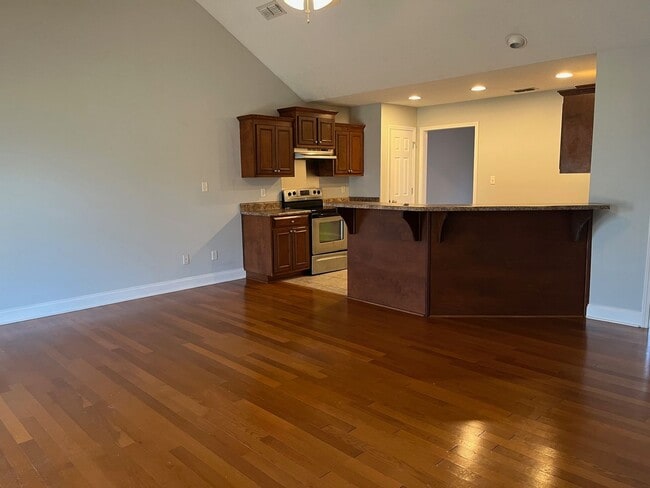 Building Photo - 1330 Lovers Lane Rd