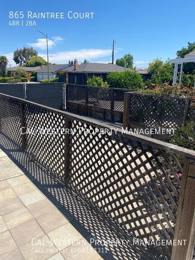 Building Photo - 865 Raintree Ct