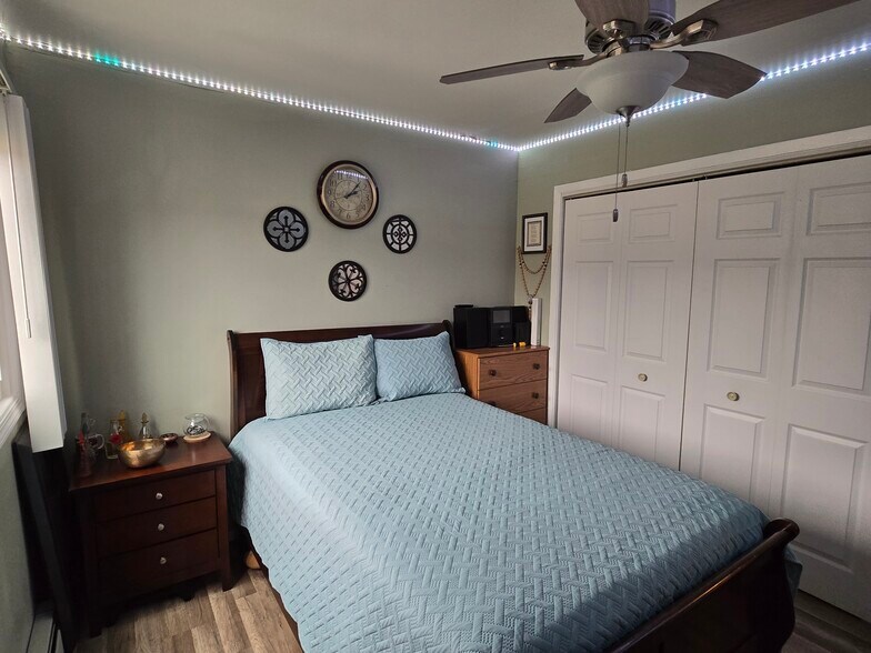 Building Photo - 161 W Elk Trl