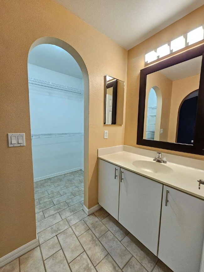 Building Photo - West Melbourne Home