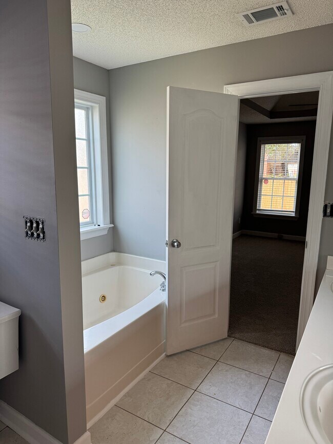 Building Photo - Wilmington Place Home