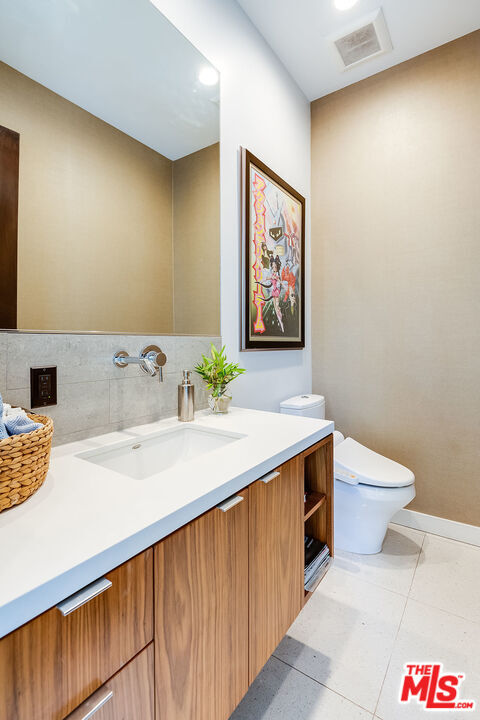 Building Photo - 4233 Shadyglade Ave