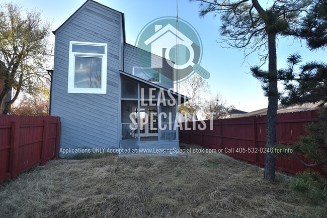 Building Photo - Central Norman 3 Bed 3 Bath MOVE IN SPECIA...