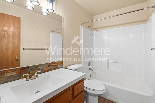 Building Photo - 506 S Skipworth Ct