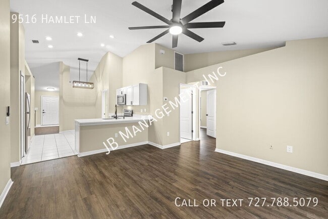 Building Photo - 9516 Hamlet Ln