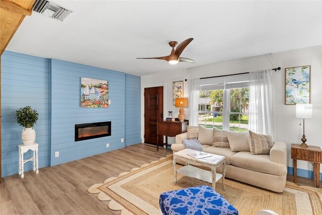 Building Photo - 759 Lantana Ave