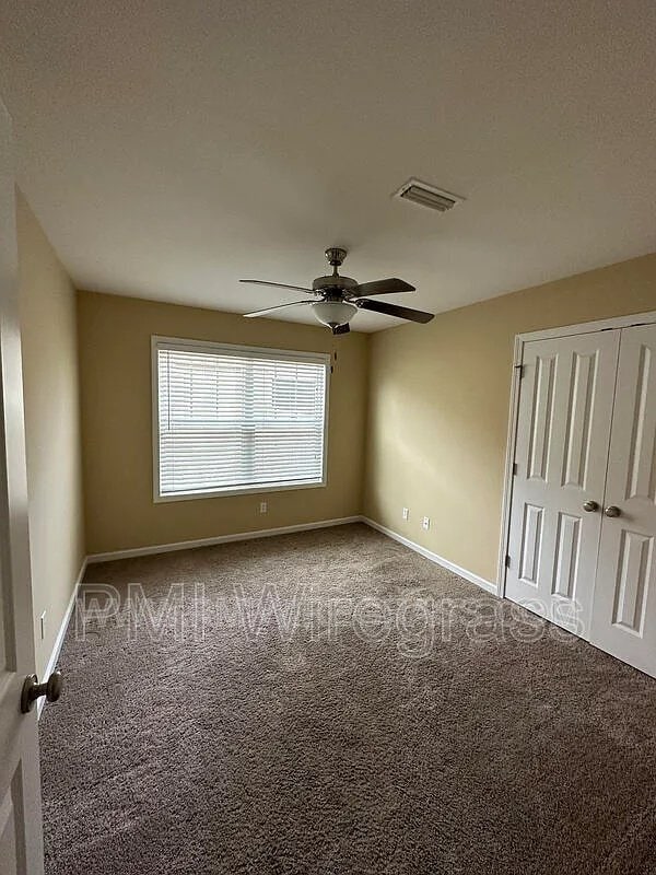 Building Photo - 214 Winterberry Way