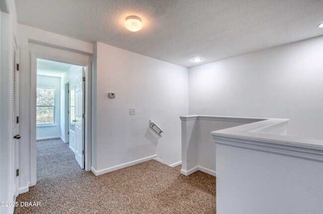 Building Photo - 637 Mount Olympus Blvd