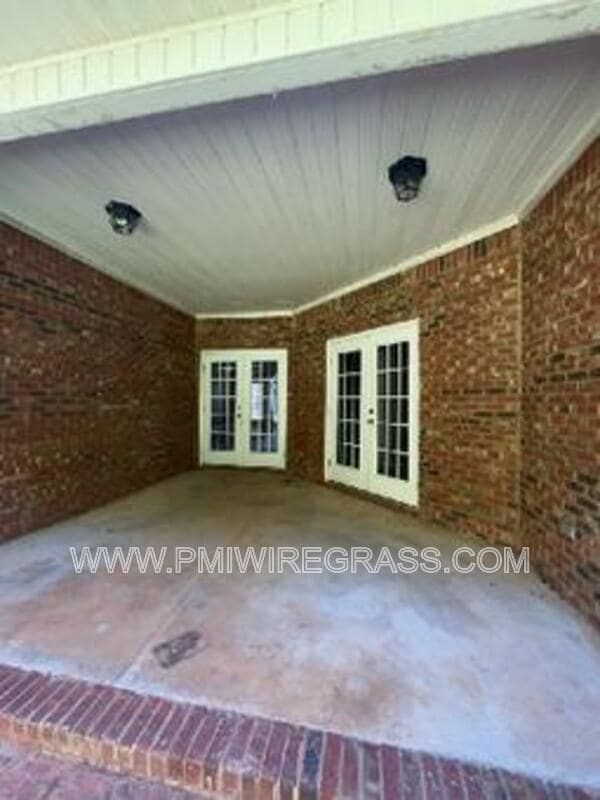 Building Photo - 233 County Rd 165