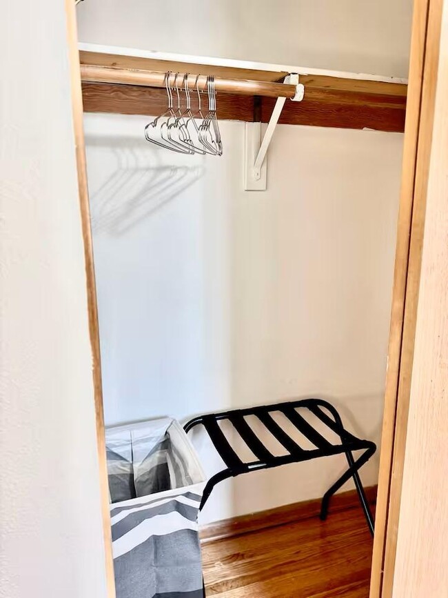 Building Photo - 1062 Glenhill Rd