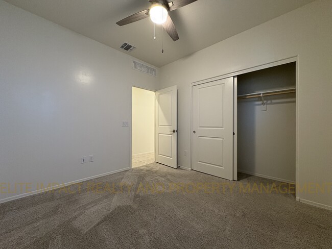 Building Photo - 7046 E Calle Arco Iris