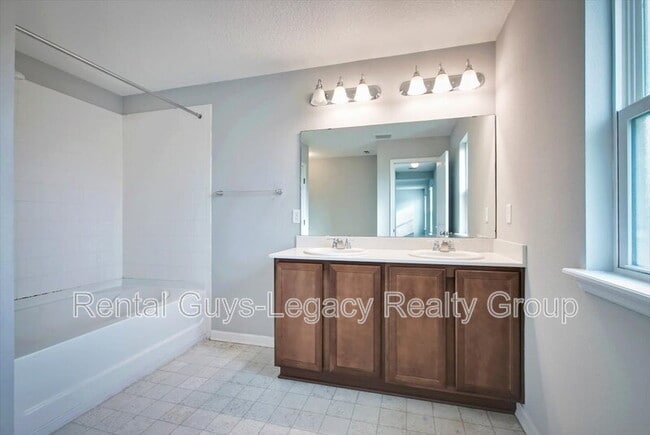 Building Photo - 5054 Oak Bend Ave