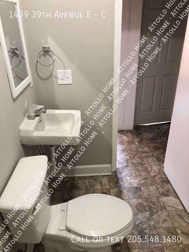 Building Photo - 1439 39th Ave E