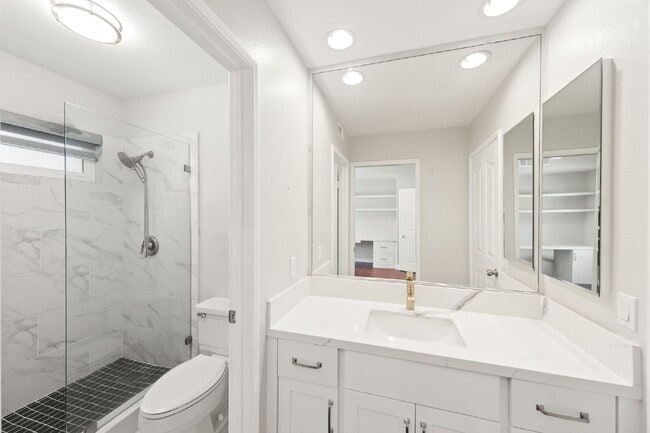 Building Photo - Stunning 4BR + Office/Den, 3BA View Home with 3-Car Garage!
