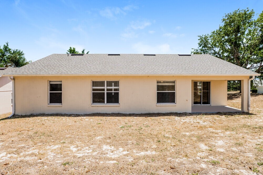 Building Photo - 10449 Lake Hasson Cir