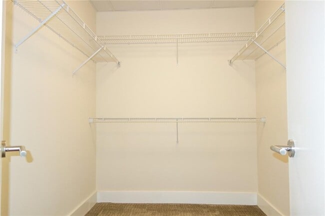 Building Photo - 603 Davis St