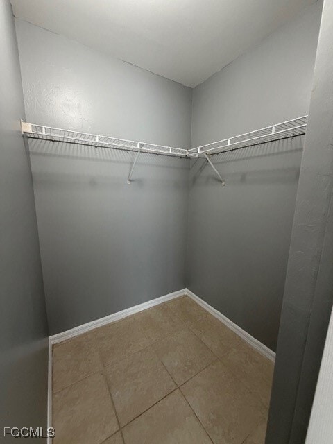 Building Photo - 1242 Ermine St E