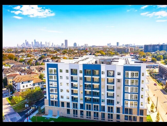 Building Photo - 6400 Washington St