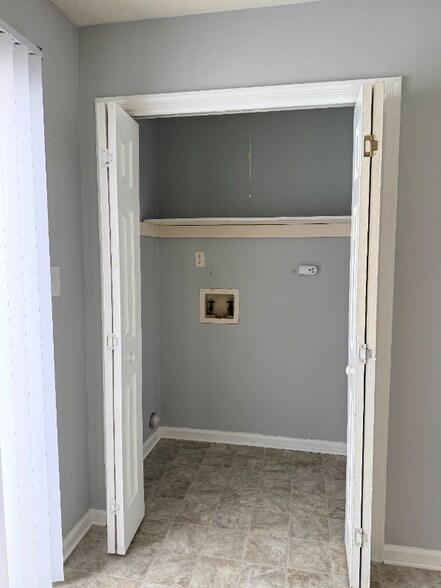 Building Photo - 30 Fonda Dr