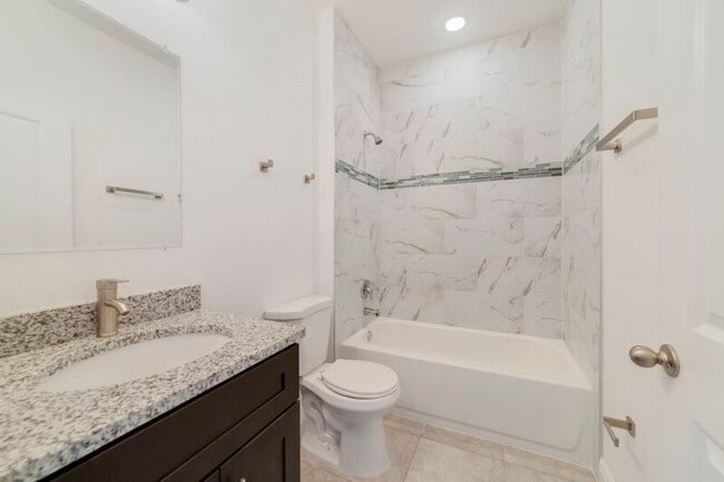 Building Photo - 7130 N Cricket Dr