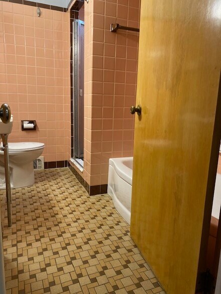 Building Photo - 11509 Lake Ave