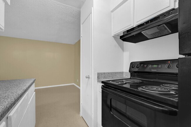 Building Photo - Make this charming studio your new home!