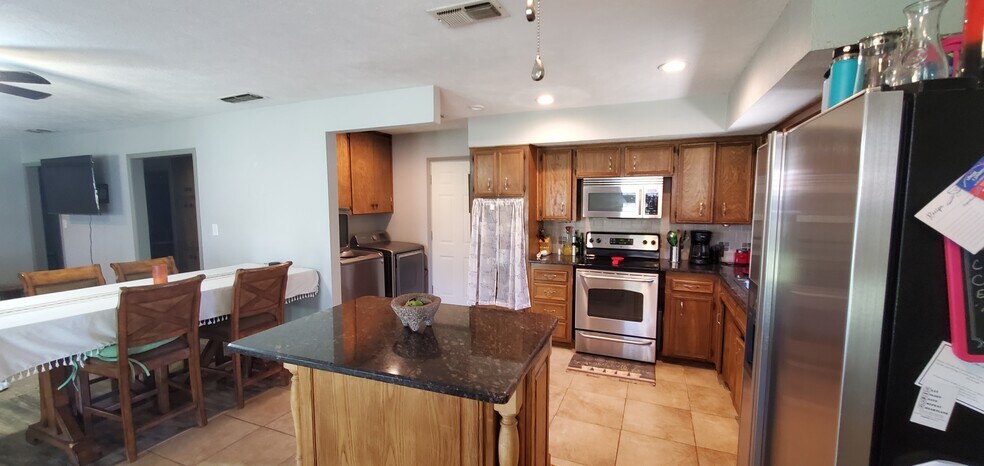 Building Photo - 4525 Sisk Rd