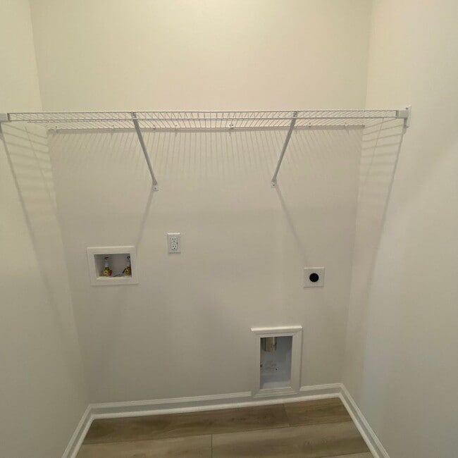 Building Photo - BRAND NEW TOWHOME IN FOXBANK PLANTATION