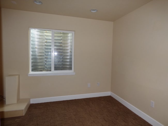 Building Photo - "Charming 3-Bed, 3-Bath Gem with 2604 Sq Ft of Comfort in Highlands Ranch!"