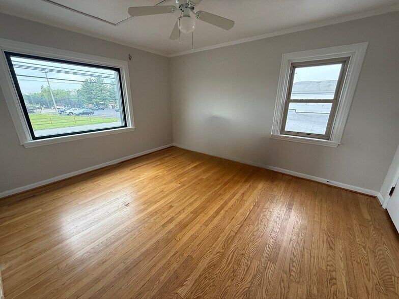 Building Photo - 266 W Ridge Pike