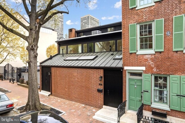 Building Photo - 321 S 3rd St