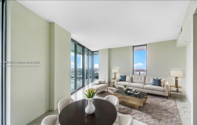 Building Photo - 2000 Metropica Wy