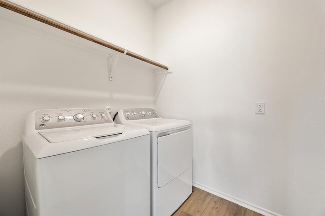 Building Photo - 10713 Steinbeck Dr