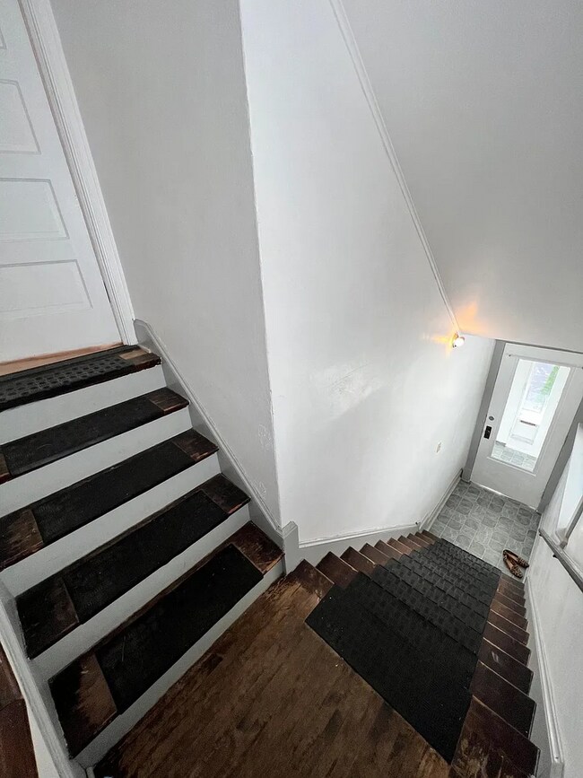 Building Photo - 4813 W 5th St