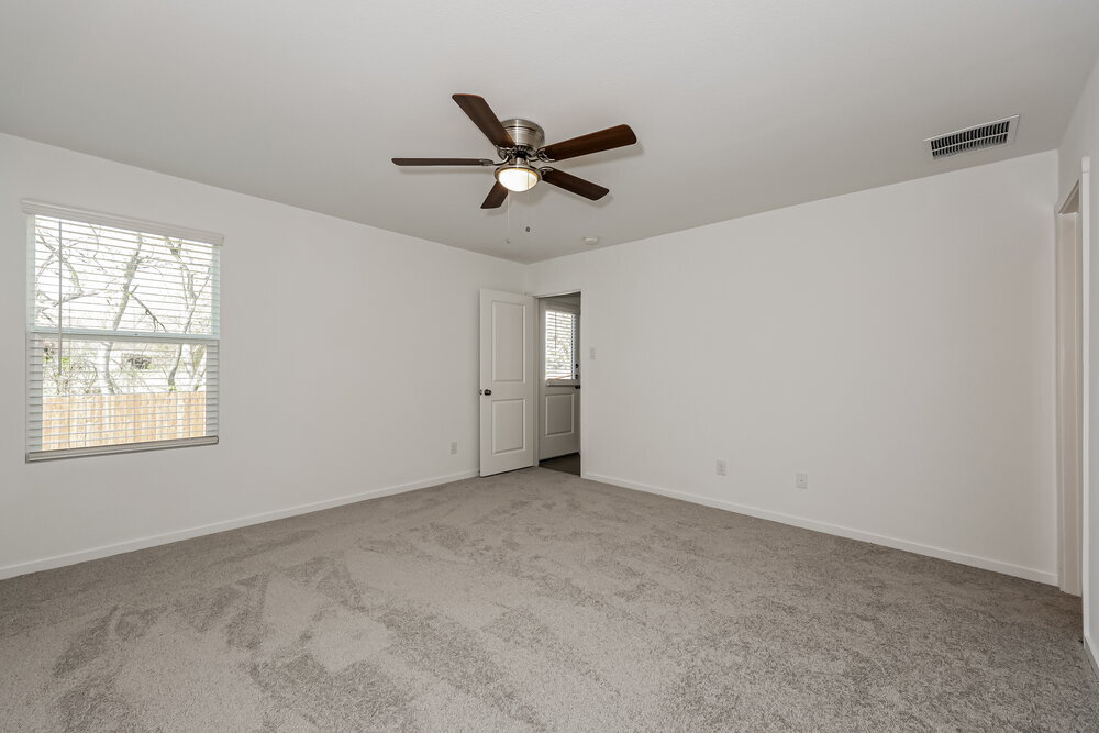 Building Photo - 122 Willow Wy