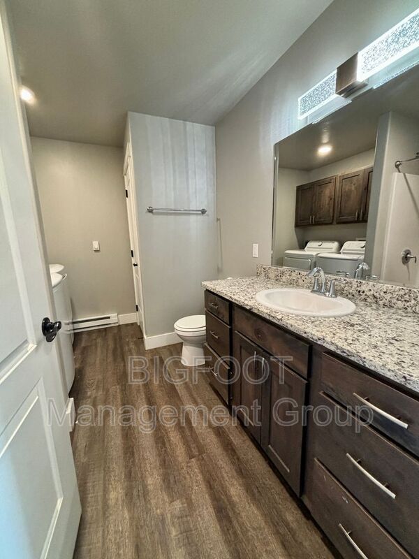 Building Photo - 7995 Avocet Dr